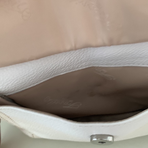 FOSSIL cross body bag w/ buckled strap - Cream, Tan leather lots of pockets. - Picture 12 of 16
